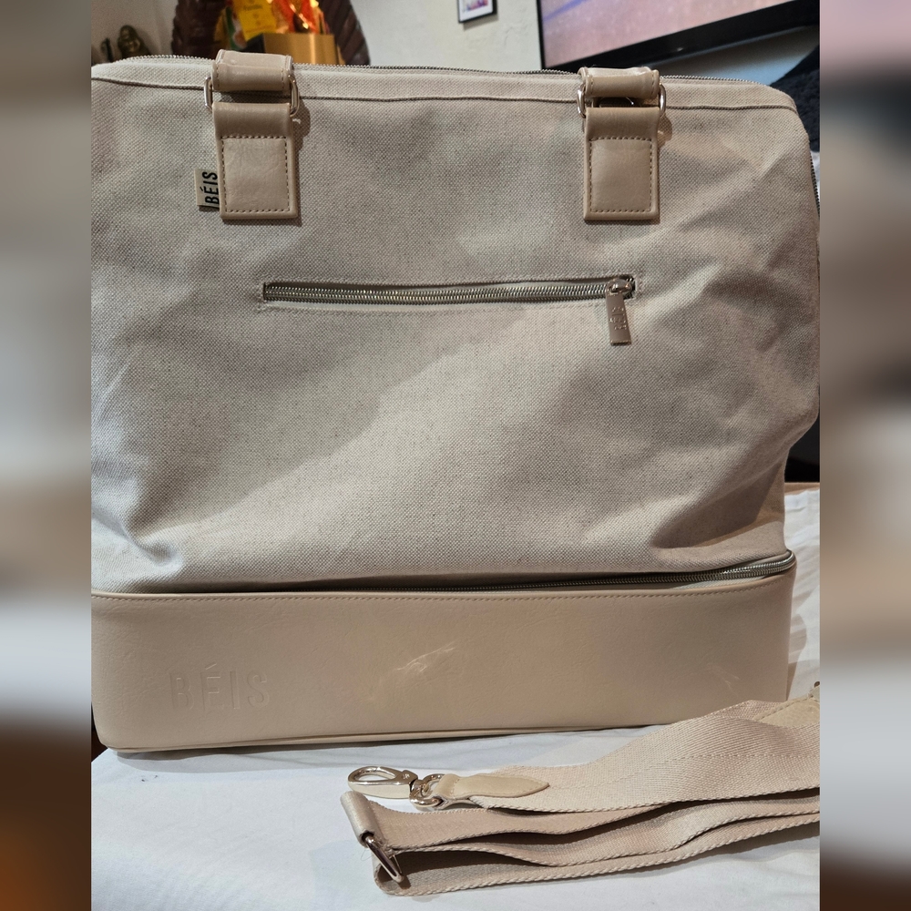 Beis Mini Weekender In Beige